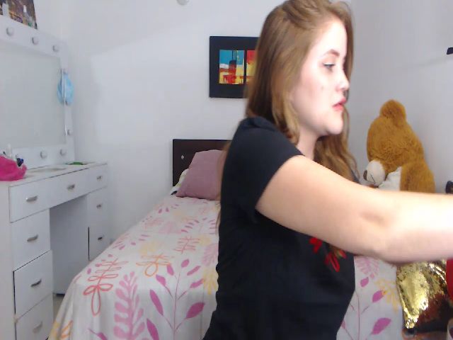 Live sex webcam photo for Smiling_sally #269847494