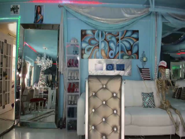 Live sex webcam photo for ADRIANA_FOX #270038902