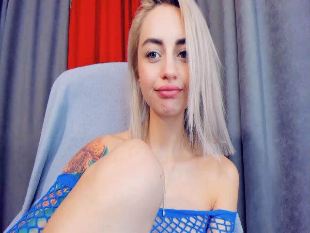 Live sex webcam photo for LizzyMoore_ #269928766