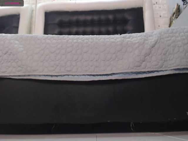 Live sex webcam photo for Arianatylerr #269829817