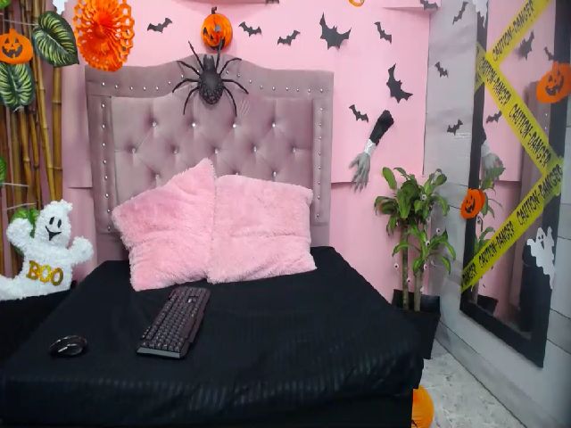 Live sex webcam photo for Tifanny_up #270049221