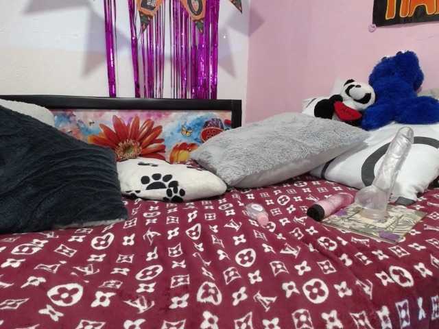 Live sex webcam photo for agataa #269826888