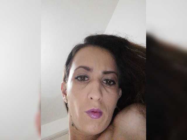 Live sex webcam photo for Melaniaxxs #270034839