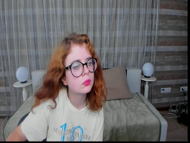 Live sex webcam photo for MelisaBard #269948535