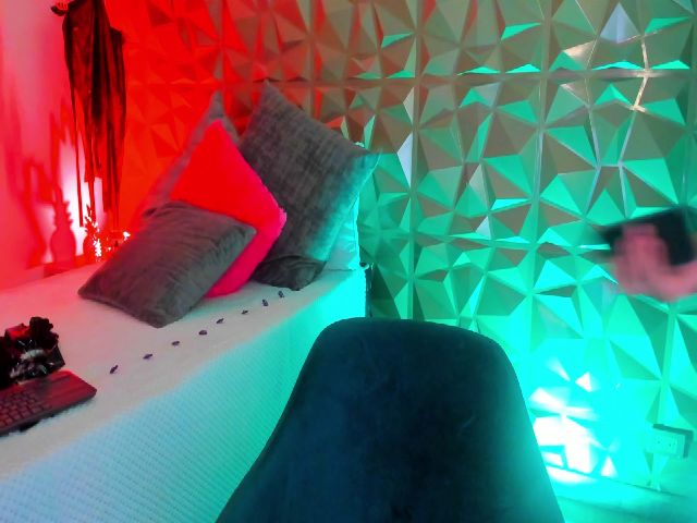 Live sex webcam photo for Vallerielong #269891853