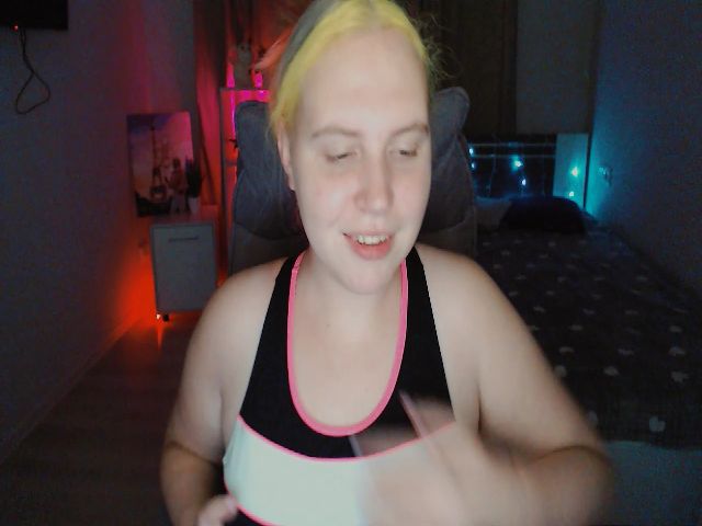 Live sex webcam photo for SweetnessLucy #270004972