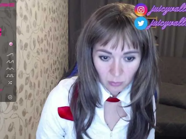 Live sex webcam photo for Juicy-valley #269825674