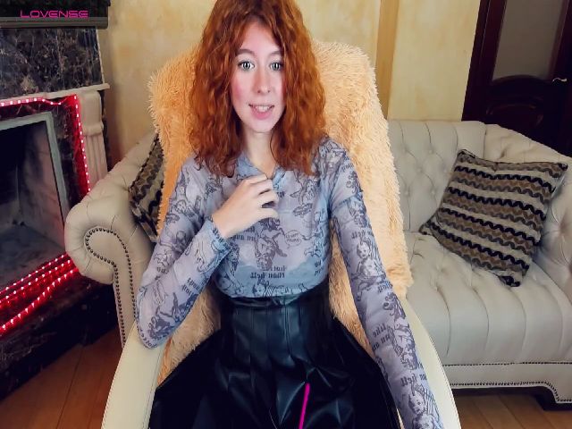 Live sex webcam photo for LillianCurly #270061345