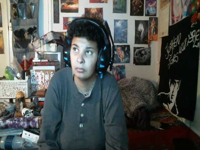 Live sex webcam photo for HornyHunBunny #269863156