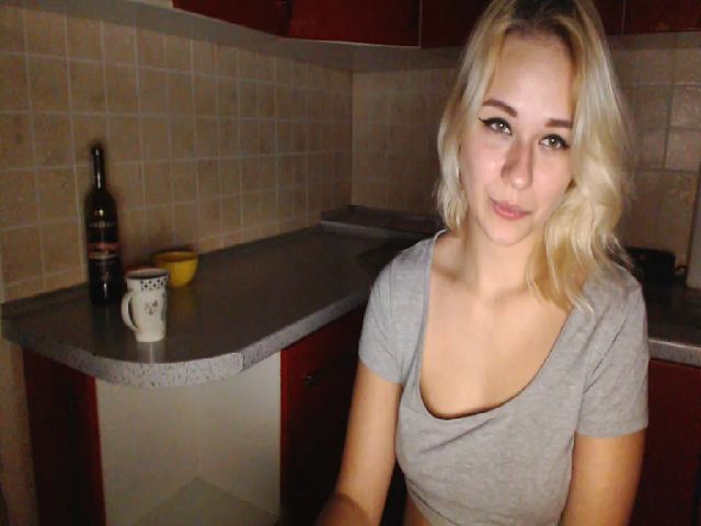 Live sex webcam photo for LeyaRoyal #269859714