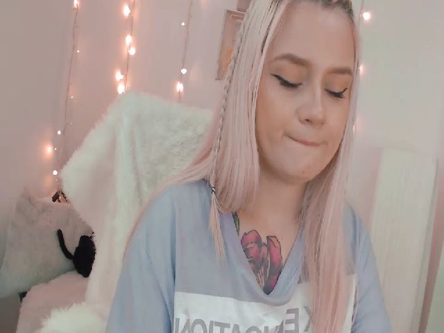 Live sex webcam photo for Ninavolkov #269907776