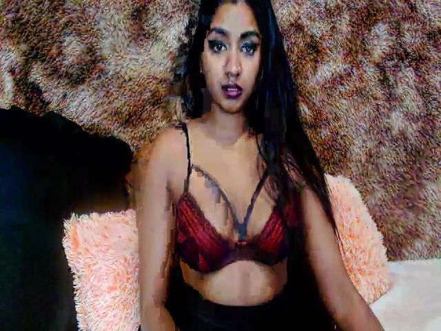 Live sex webcam photo for DelilahBlaze #269998060