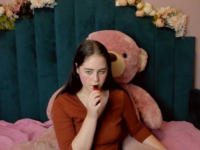 Live sex webcam photo for SindySmitt #270034244