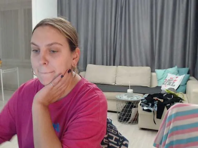 Live sex webcam photo for BugaGirls #270269271