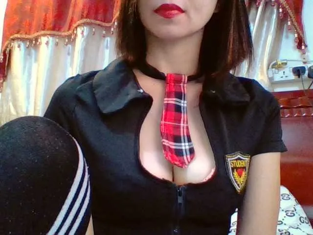 Live sex webcam photo for pornadrianna #270164867