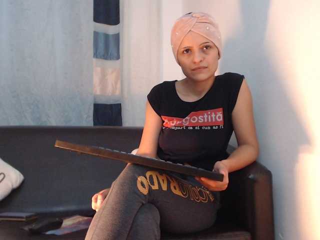 Live sex webcam photo for EllaRose29 #270215379