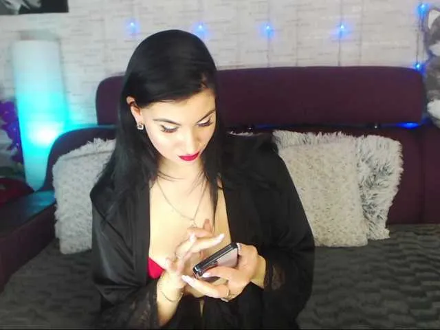 Live sex webcam photo for Madelynn #287960459