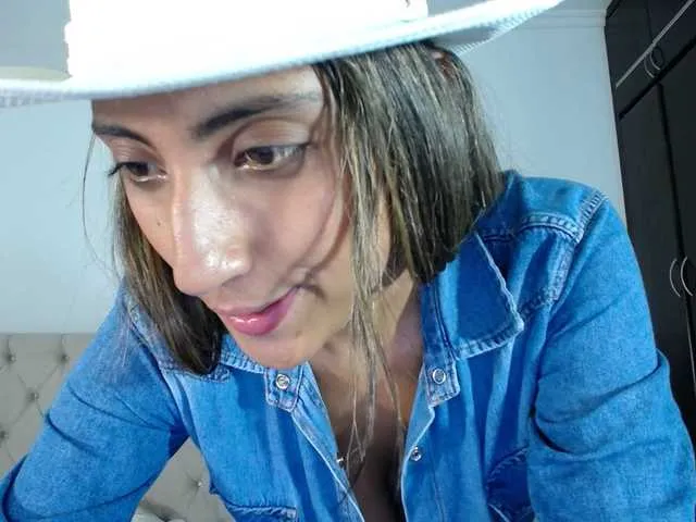 Live sex webcam photo for Paulett #270105003