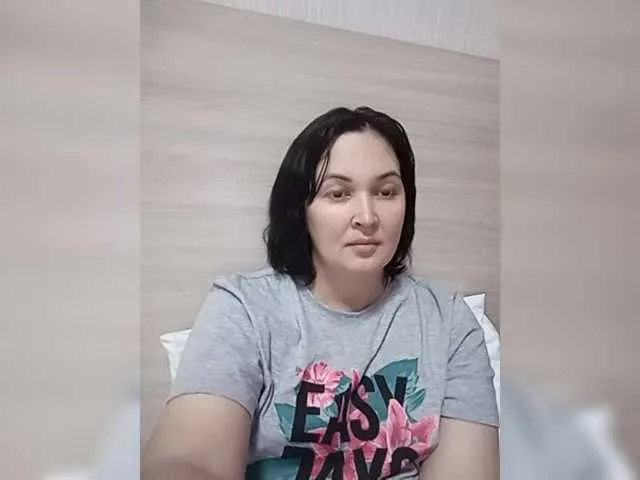 Live sex webcam photo for Mia883 #270105554