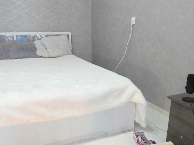 Live sex webcam photo for LedyMiya #270164426