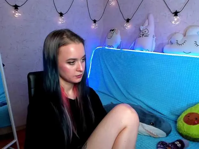 Live sex webcam photo for KiraLiLime #287990158