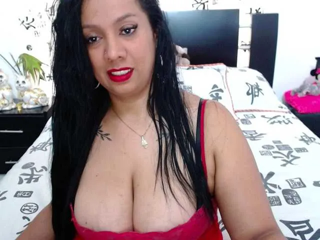 Live sex webcam photo for DIVASEX99 #270270185