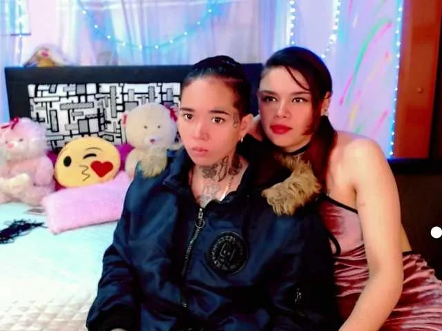 Live sex webcam photo for PartyGirls111 #270270544