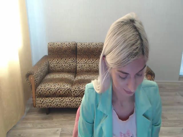 Live sex webcam photo for SexyBeatriice #270167475