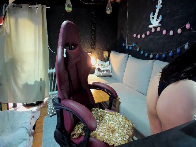 Live sex webcam photo for LisaMariaH #270186836