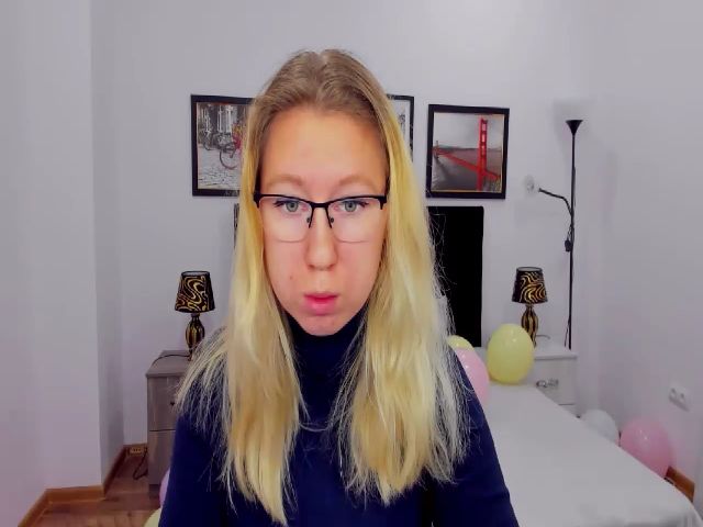 Live sex webcam photo for LizaSwan #270163071