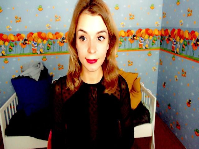 Live sex webcam photo for ELLIEFLOYD #270303941