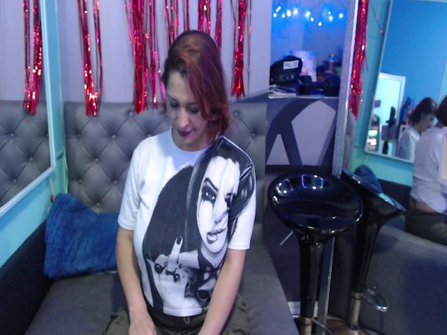Live sex webcam photo for Evatwiss #270235064