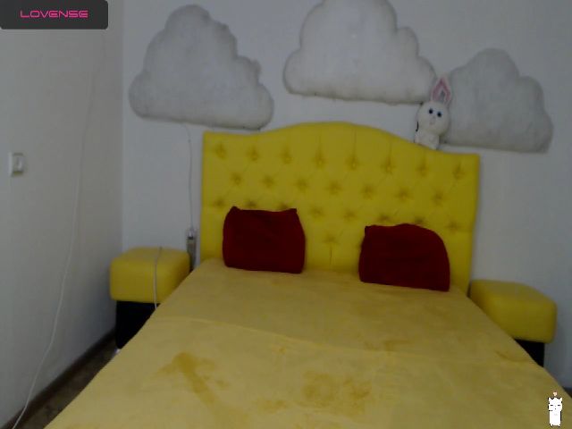 Live sex webcam photo for ParadiseMia #270311522