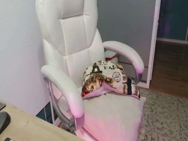 Live sex webcam photo for Liz_scarlett_ #270221996