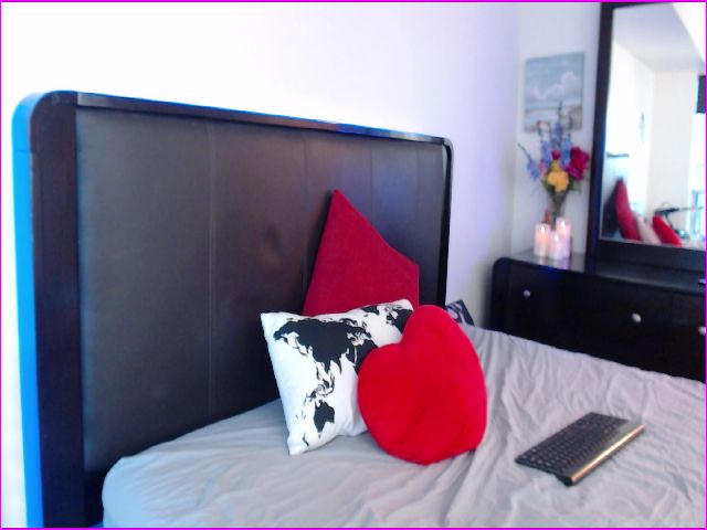 Live sex webcam photo for Date_Kate #270306775