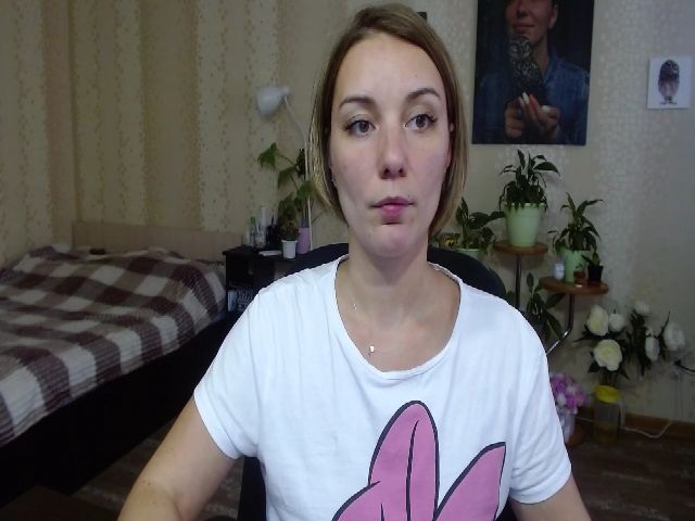 Live sex webcam photo for Emi_lywild #270215573
