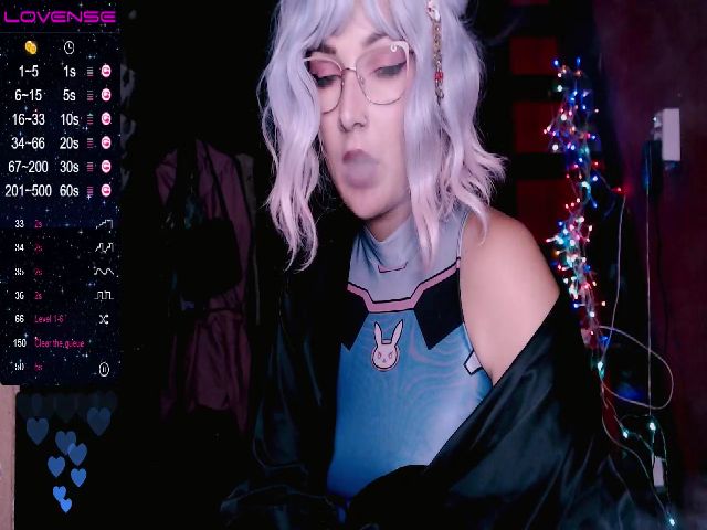 Live sex webcam photo for WinonaCooper #270225429