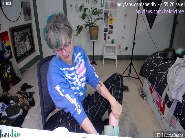 Live sex webcam photo for heidiv #270164446