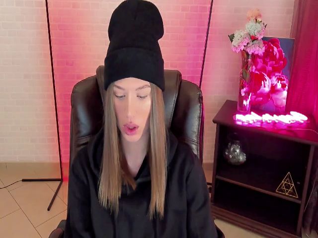 Live sex webcam photo for MalisaRobbyy #270161462