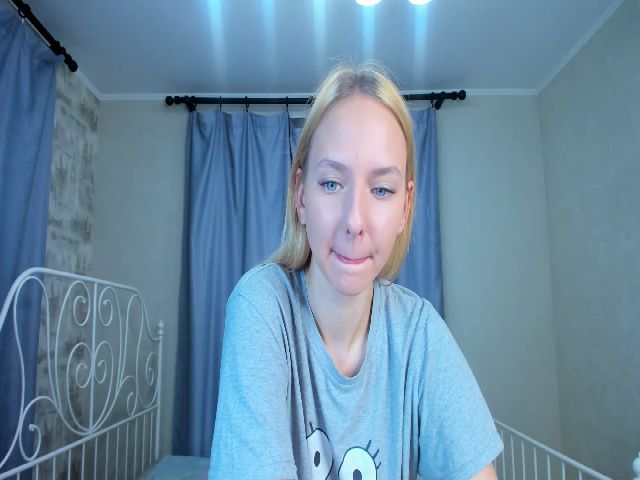 Live sex webcam photo for O1iv1a #270290859