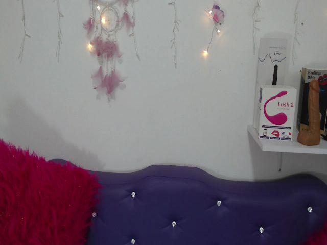 Live sex webcam photo for daddys_girl_x #270266968