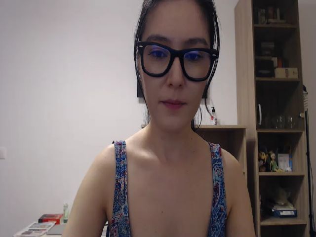 Live sex webcam photo for TheMorrigan_ #270281818