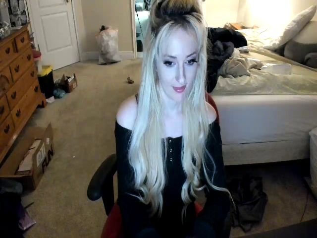 Live sex webcam photo for Domme_Jeans #270178945