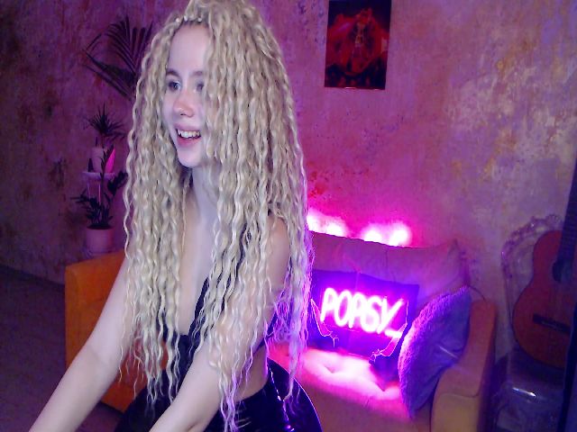 Live sex webcam photo for RishaLi #270294344