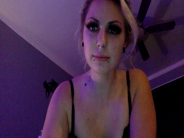 Live sex webcam photo for BreonnaThicc #270142269
