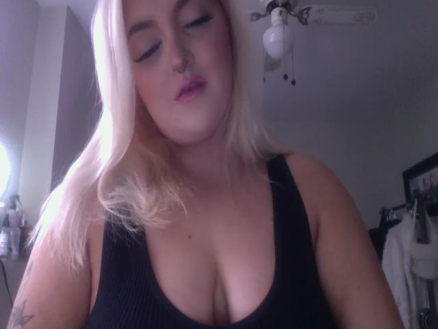 Live sex webcam photo for Angelslut__ #270269607