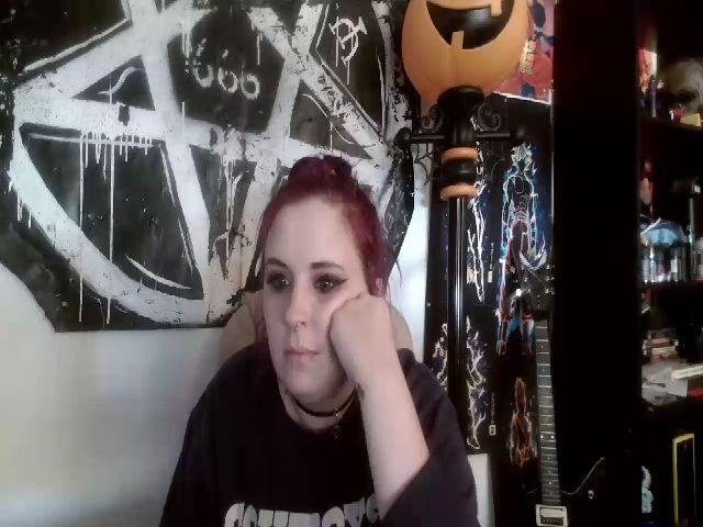 Live sex webcam photo for Weetziebabe #270239566