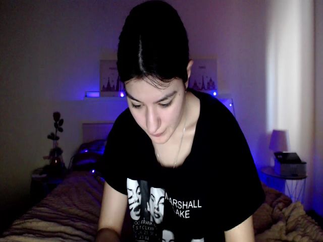 Live sex webcam photo for MonicaStown #270130052