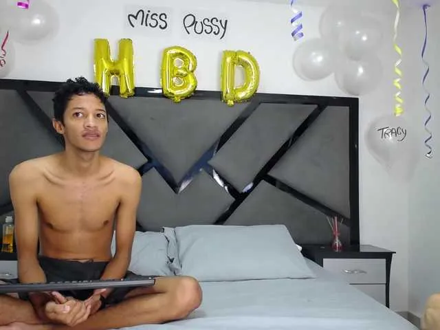 Live sex webcam photo for Charlieytracy #270214691