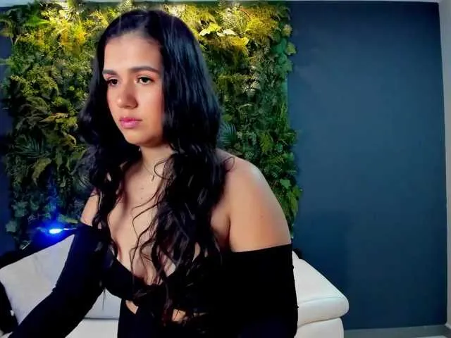 Live sex webcam photo for LaurieStevens #270215443